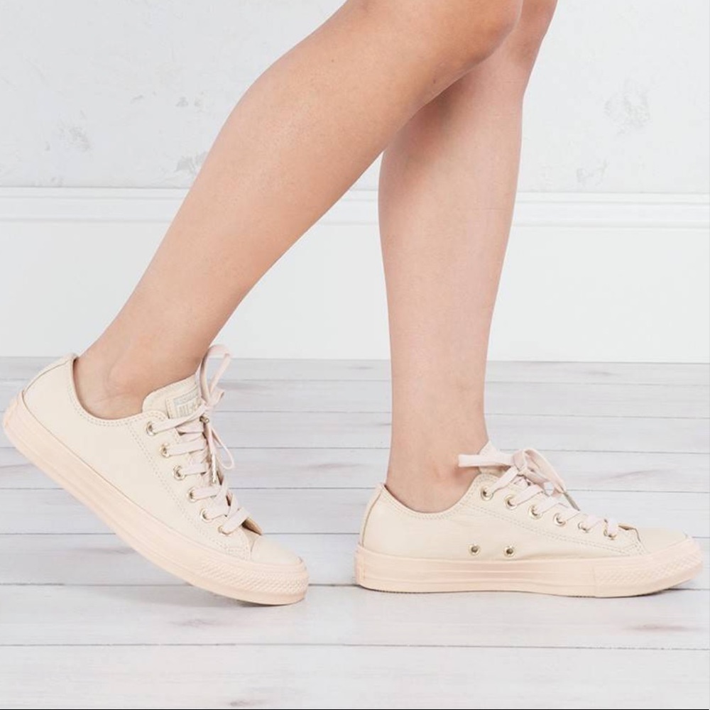 Converse Chuck Taylor Blush Leather Sneakers